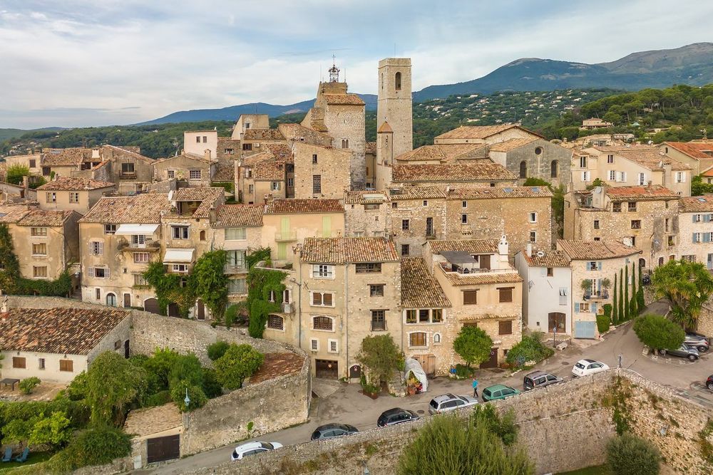Que faire à Vence en 2026 : 14 expériences entre vieux village, art et grand air