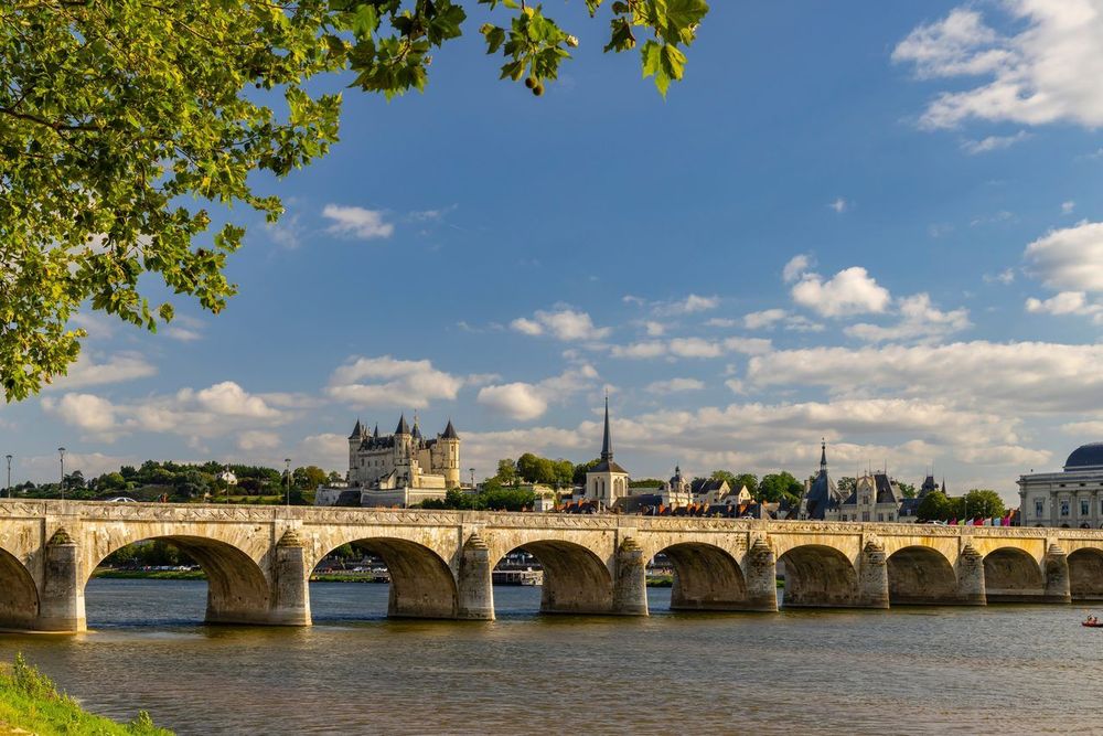 Que voir autour de Saumur : 12 pépites entre châteaux, troglodytes et vignobles (2026)