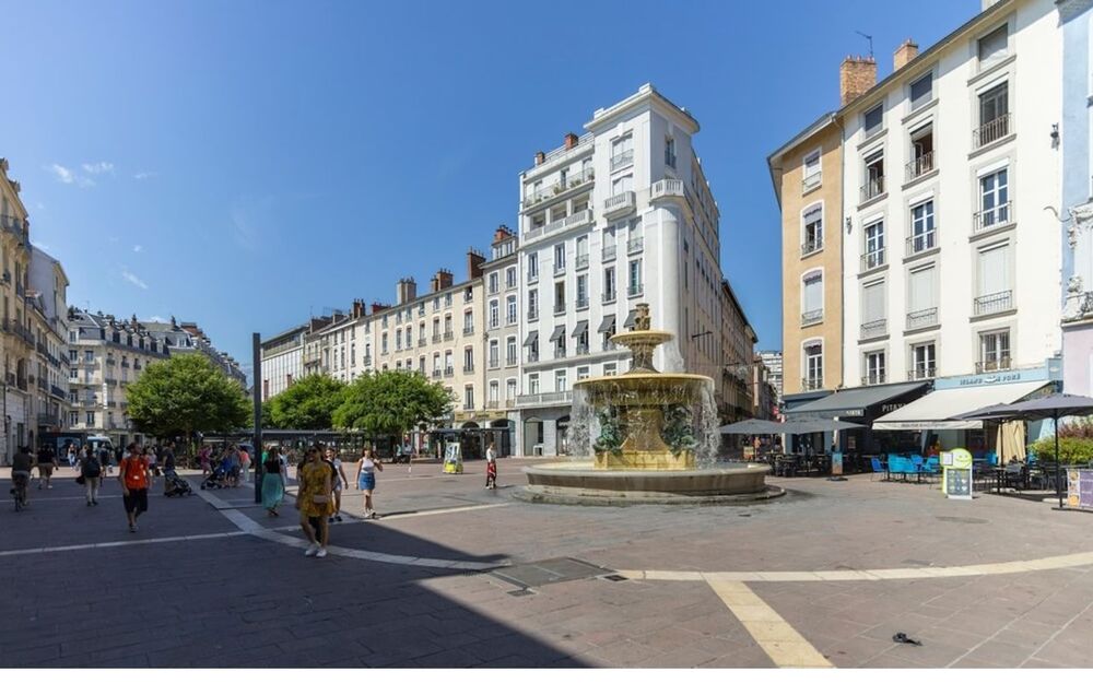 What are the best activities to do in Grenoble?
