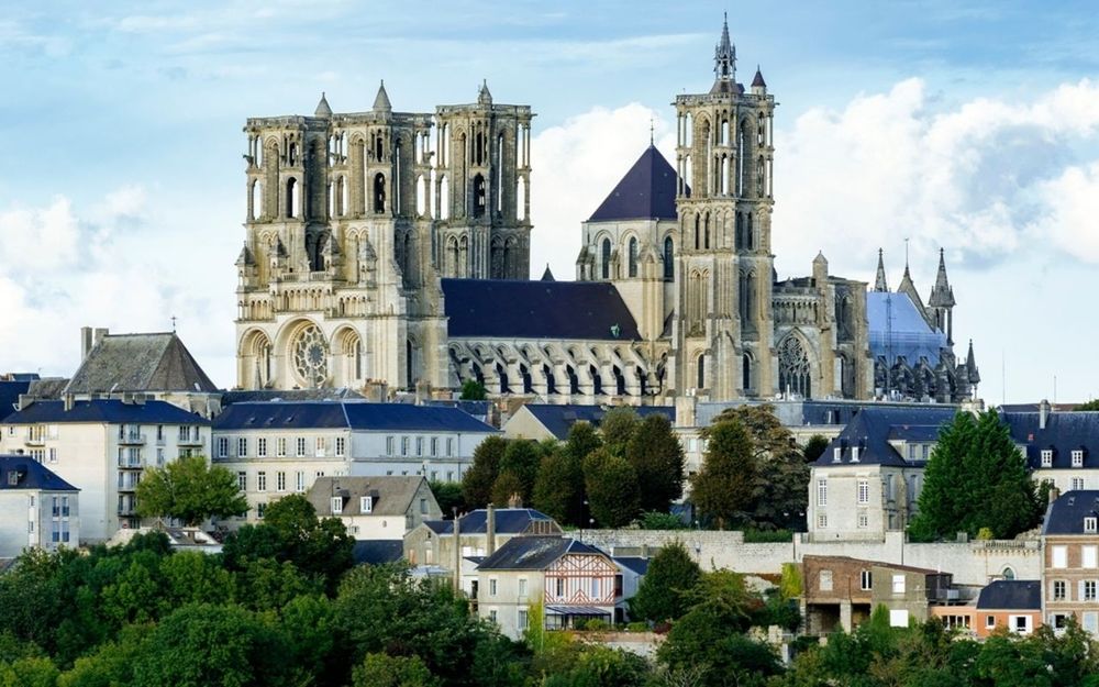 Cathedral,In,City,Of,Laon,France