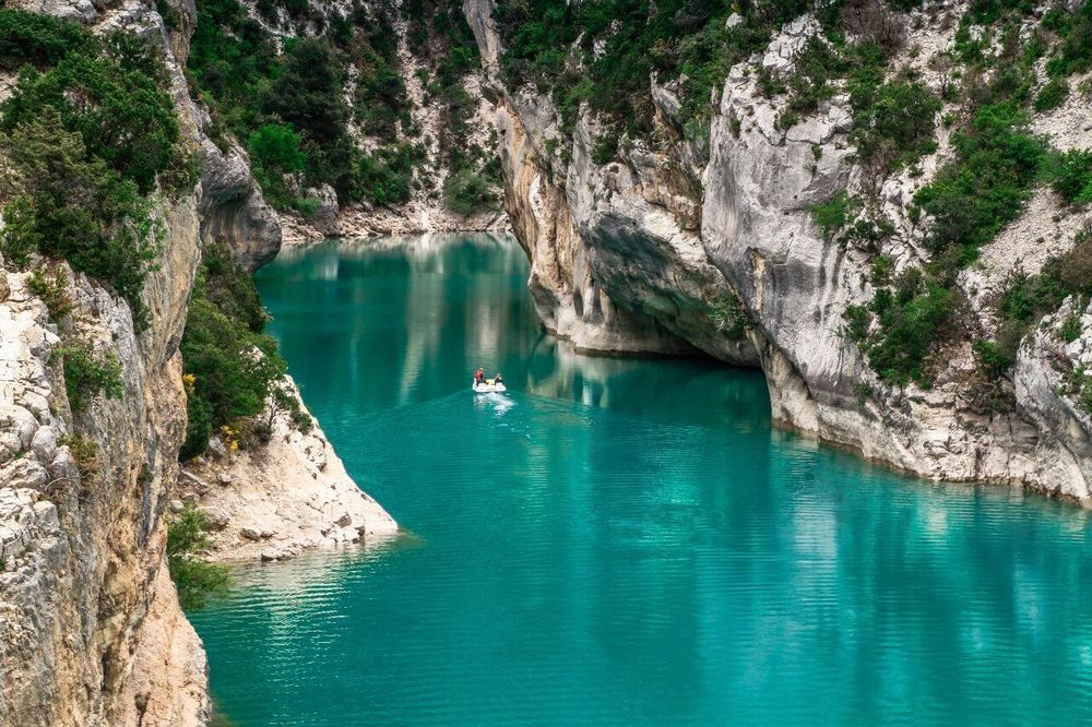 Week-end insolite en PACA : 20 lieux et expériences hors du commun en 2026