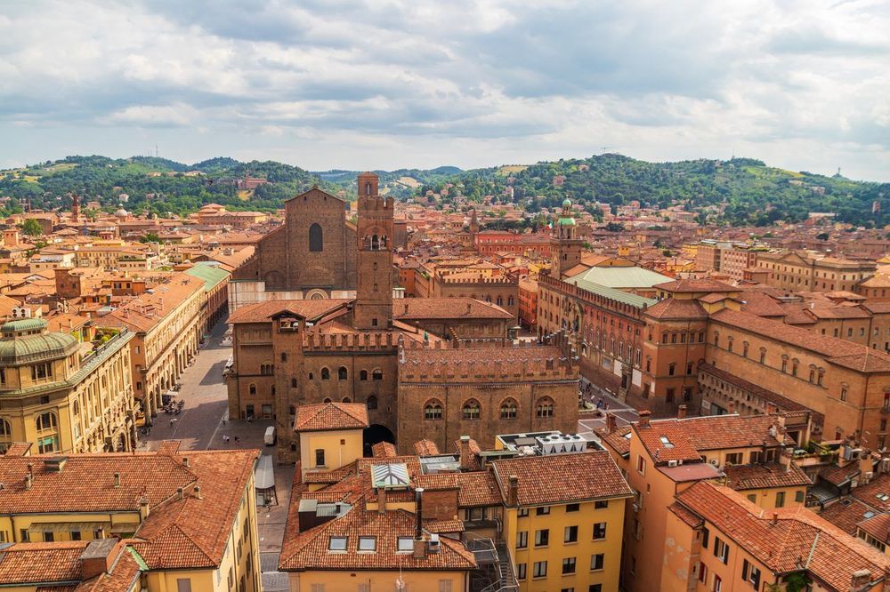 Piazza Maggiore Bologna