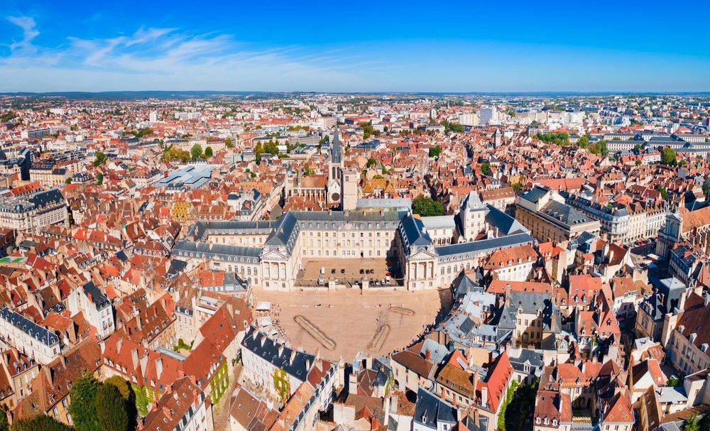 Visiter Dijon en famille en 2026 : du Vieux Dijon aux villages viticoles