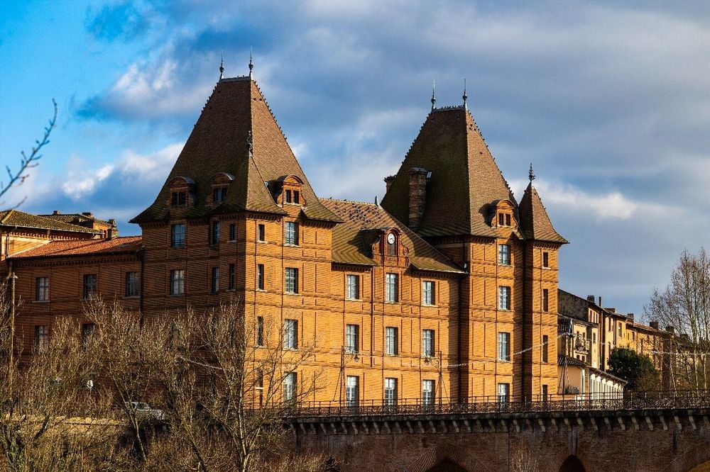 Le moulin d'Alphonse Daudet à Fontvieille : visite, histoire et conseils 2026