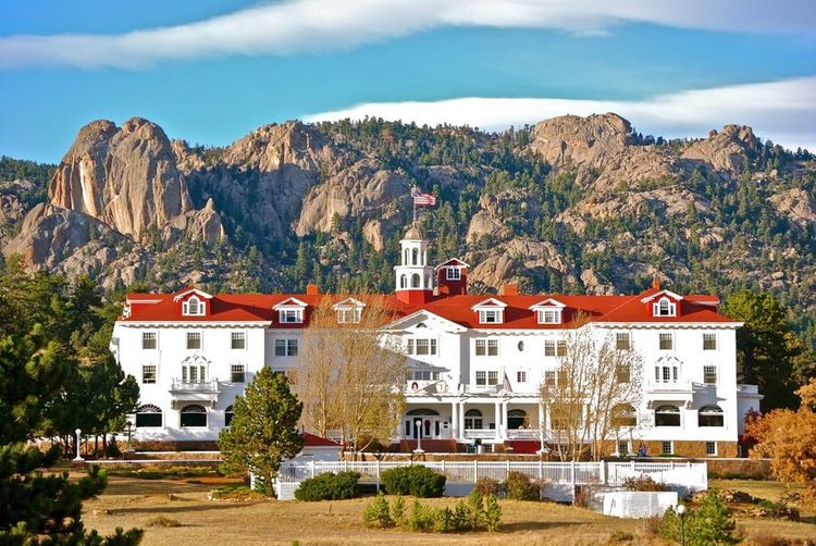 Boire un verre au Stanley Hotel (The Shinning)