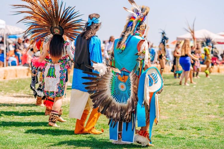 Assister à un pow-wow