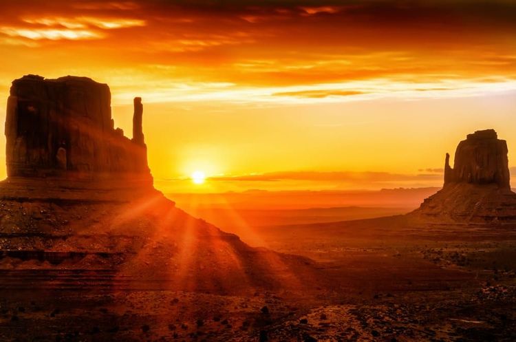 Où voir le plus beau coucher de soleil à Monument Valley ?