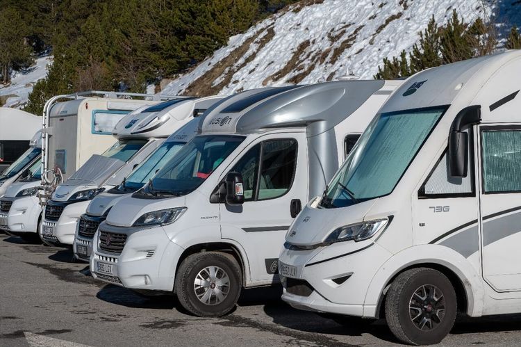 camping-car parking hauteur