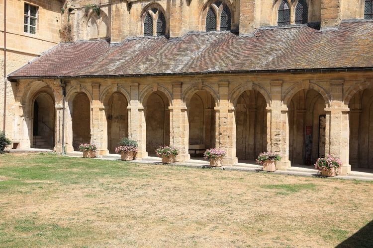 Abbaye Saint-Pierre-sur-Dives