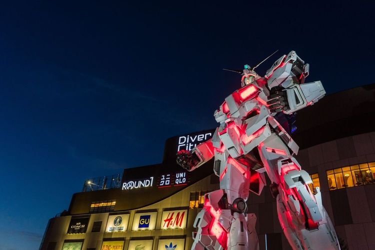 Tokyo,,Japan, ,11.07.2017:,Glowing,Unicorn,Gundam,At,Night,In