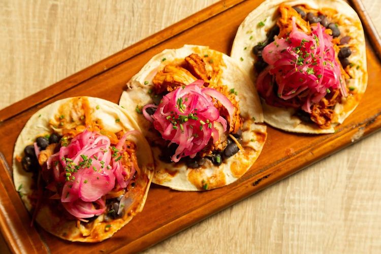 Cochinita pibil taco