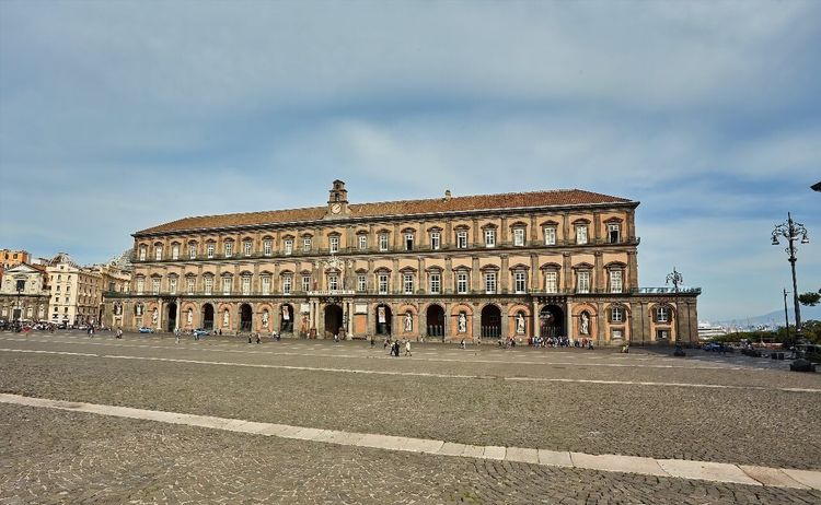 Palais Royal Naples