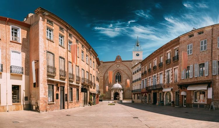 Perpignan,,France.,Leon,Gambetta,Square,And,Cathedral,Basilica,Of,Saint