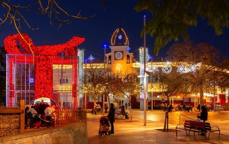 City,Hall,,Santa,Coloma,De,Gramenet,Decorated,For,Christmas,,Barcelona,