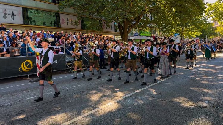 défilé costumes Oktoberfest