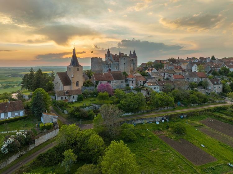 Châteauneuf-en-Auxois
