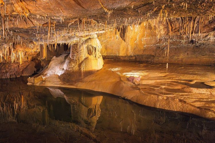 Grottes de Lacave