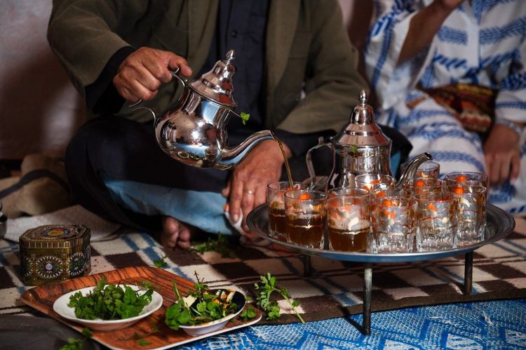 thé à la menthe maison traditionnelle