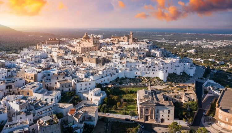 Ostuni ville blanche