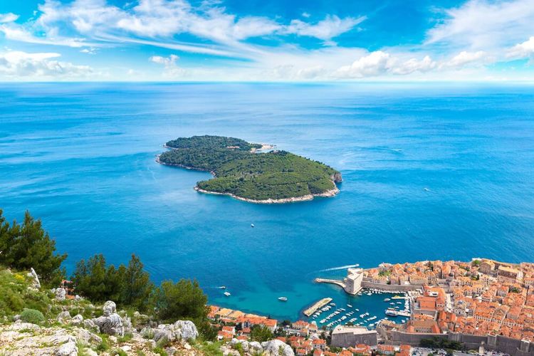 lokrum ile