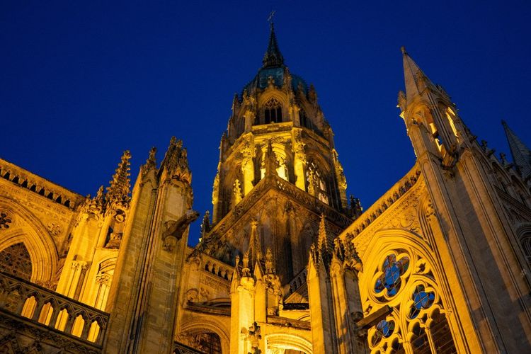 Cathédrale de Bayeux nuit