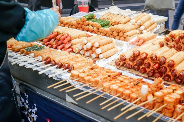 Korean,Fishcake,,Eomuk,Or,Odeng,,Freshly,Cooked,And,Displayed,On