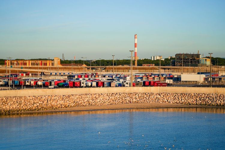 Calais transports