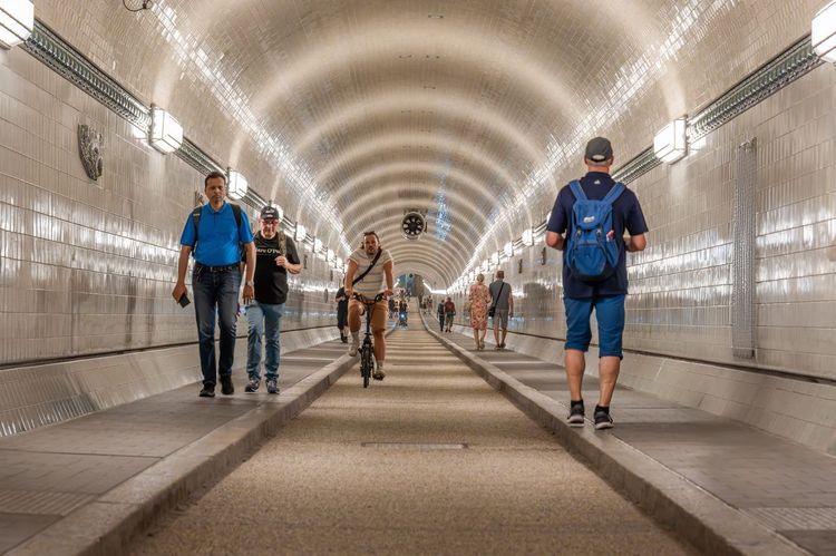 Vieux tunnel Elbe Hambourg