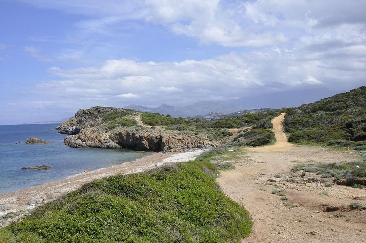 sentier-ile-lavezzi
