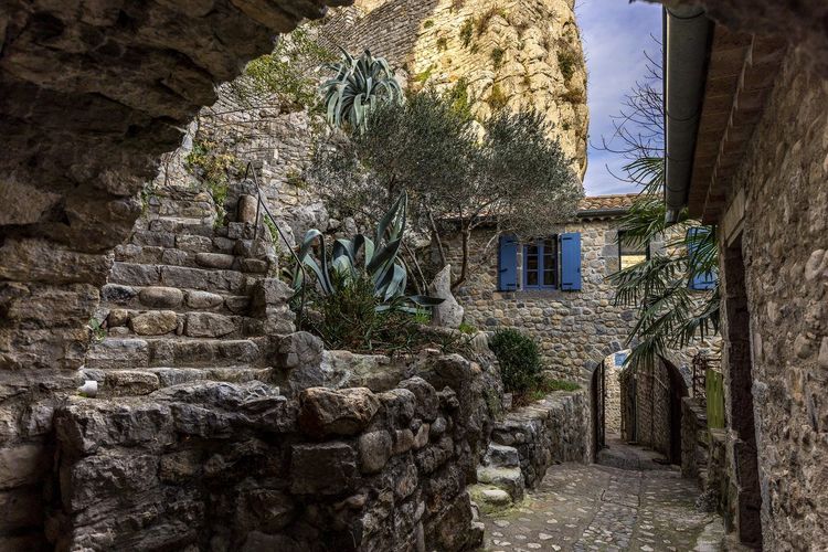 Ruelles vieux village Labeaume