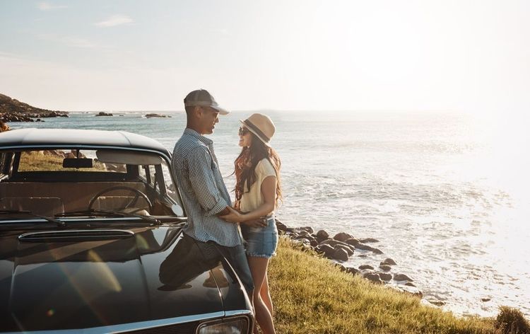 couple-voiture-cote-portugal