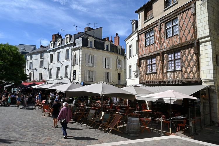 Place Saint-Pierre Saumur