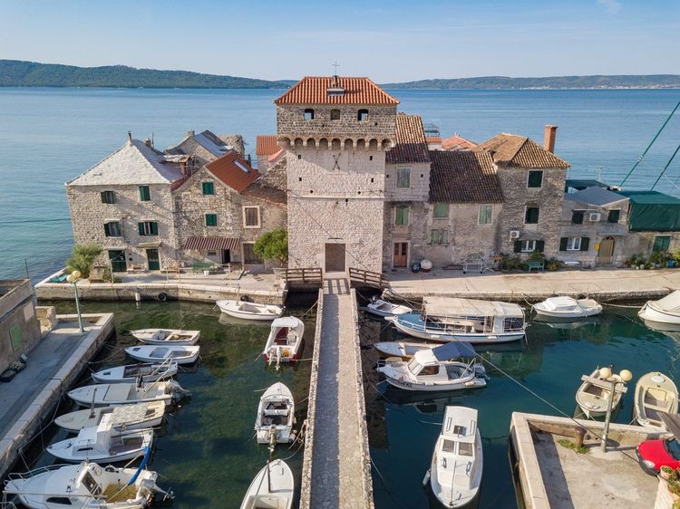 Kaštel Gomilica