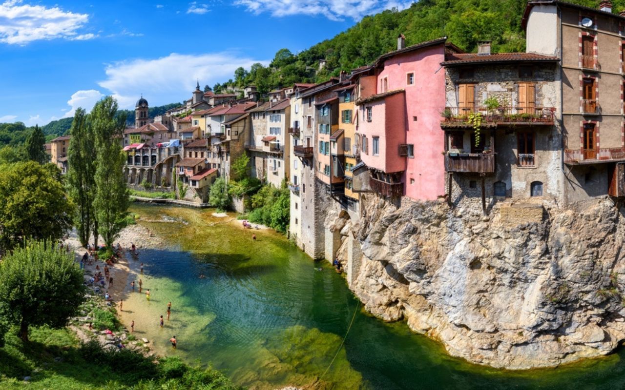 5 pueblos más bonitos alrededor de Lyon para visitar en otoño