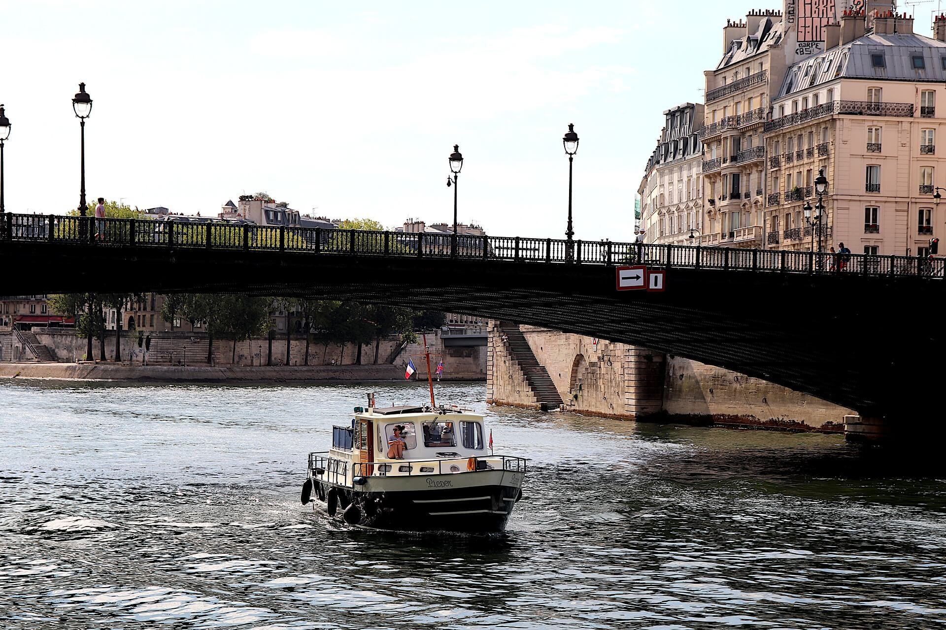 activités Paris Bateau à Paris Bateau canal de lOurq