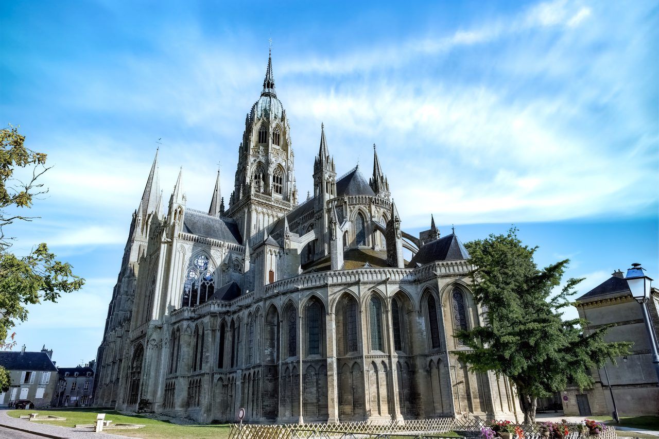 Balade à Bayeux : itinéraire à pied dans la vieille ville (2026)