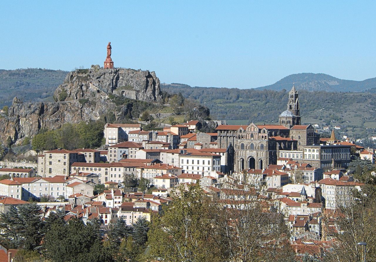12 choses incontournables à faire en Haute‑Loire : Le Puy, gorges de l’Allier & villages