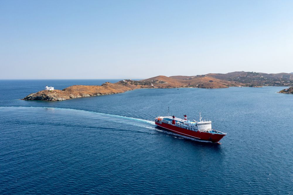 vue-aerienne-ferry-cyclade