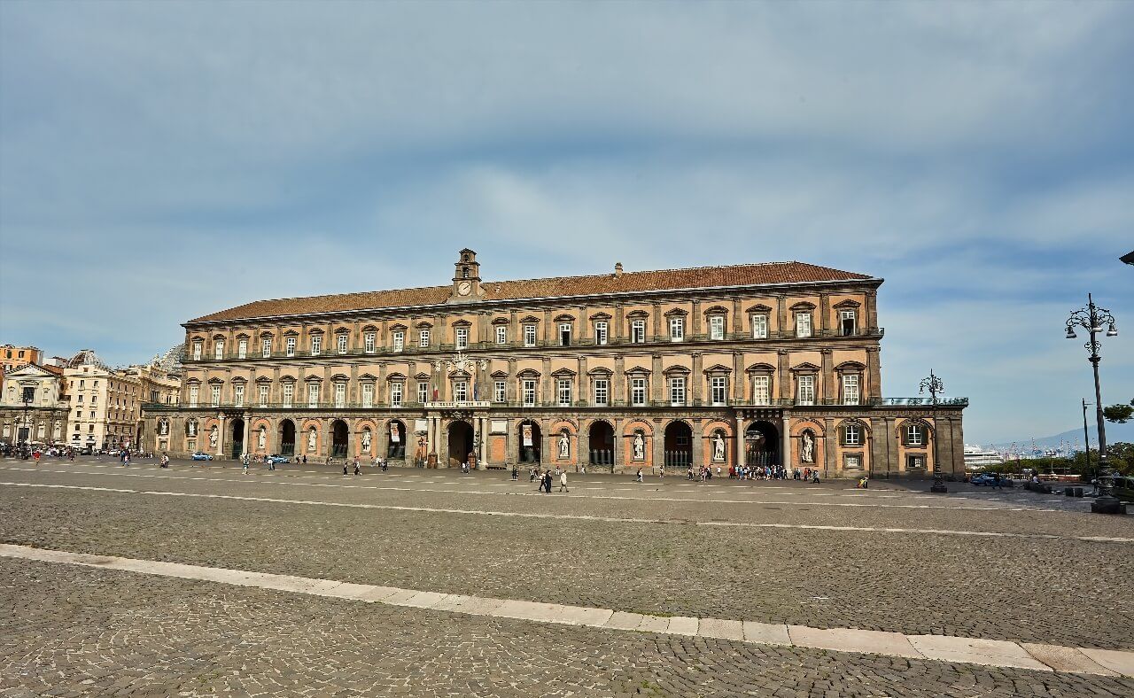 Palais Royal Naples