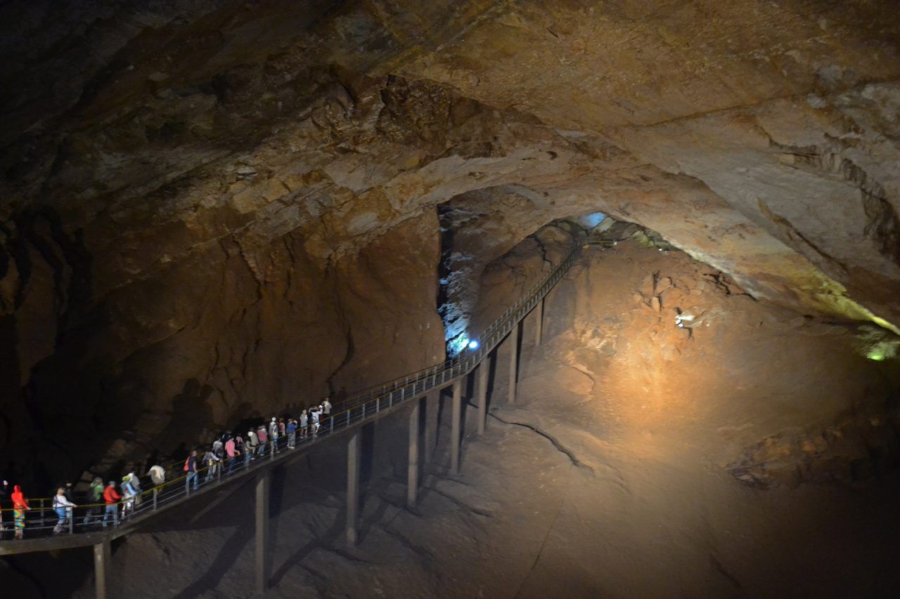 Gours calcite grotte