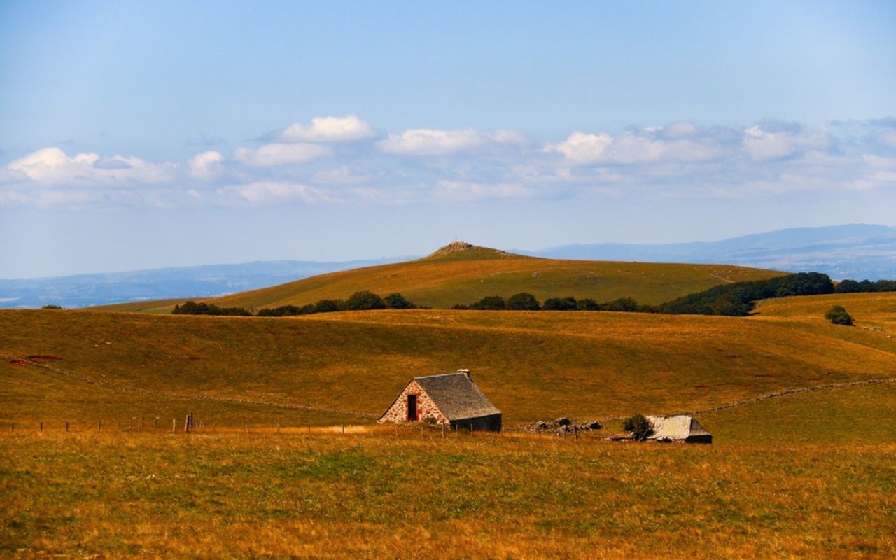 Les 11 plus beaux villages de l’Aubrac à visiter