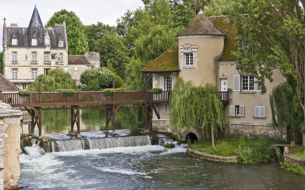 Les plus beaux villages à découvrir autour de Paris cet hiver