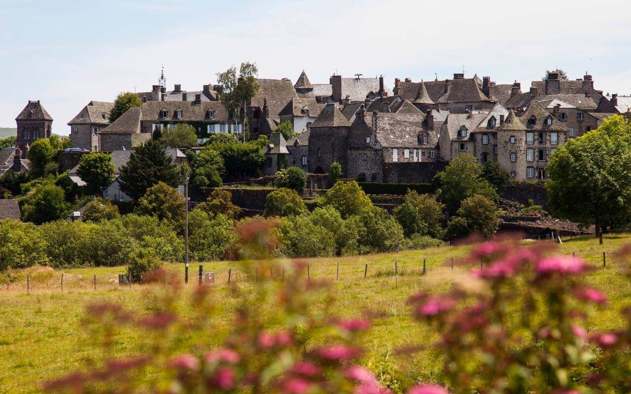 Les plus beaux villages de France dans le Cantal que vous devez absolument visiter