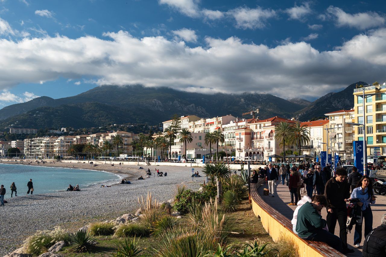 plage de galets Menton