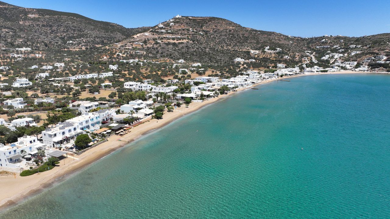 Platys Gialos plage