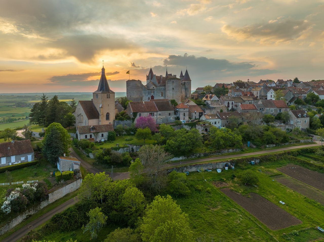 Châteauneuf-en-Auxois