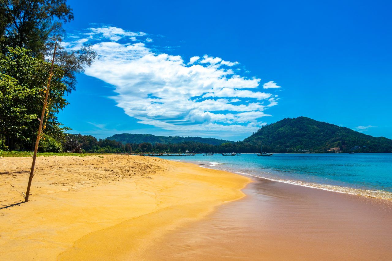 Plage de Mai Khao
