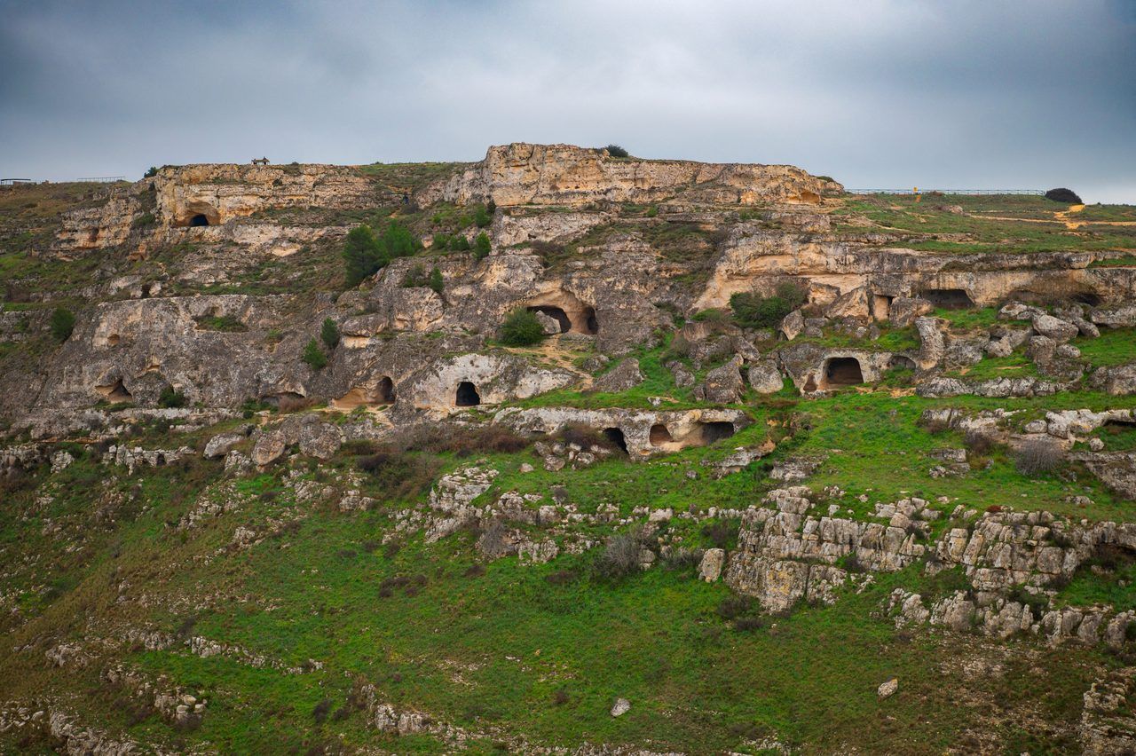 grottes troglodytiques falaise