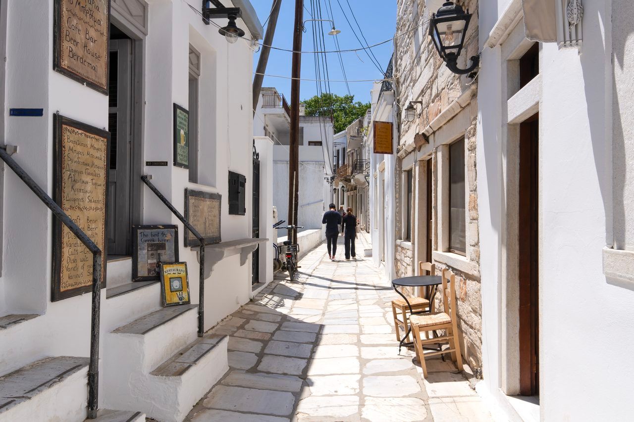 Apiranthos village marbre