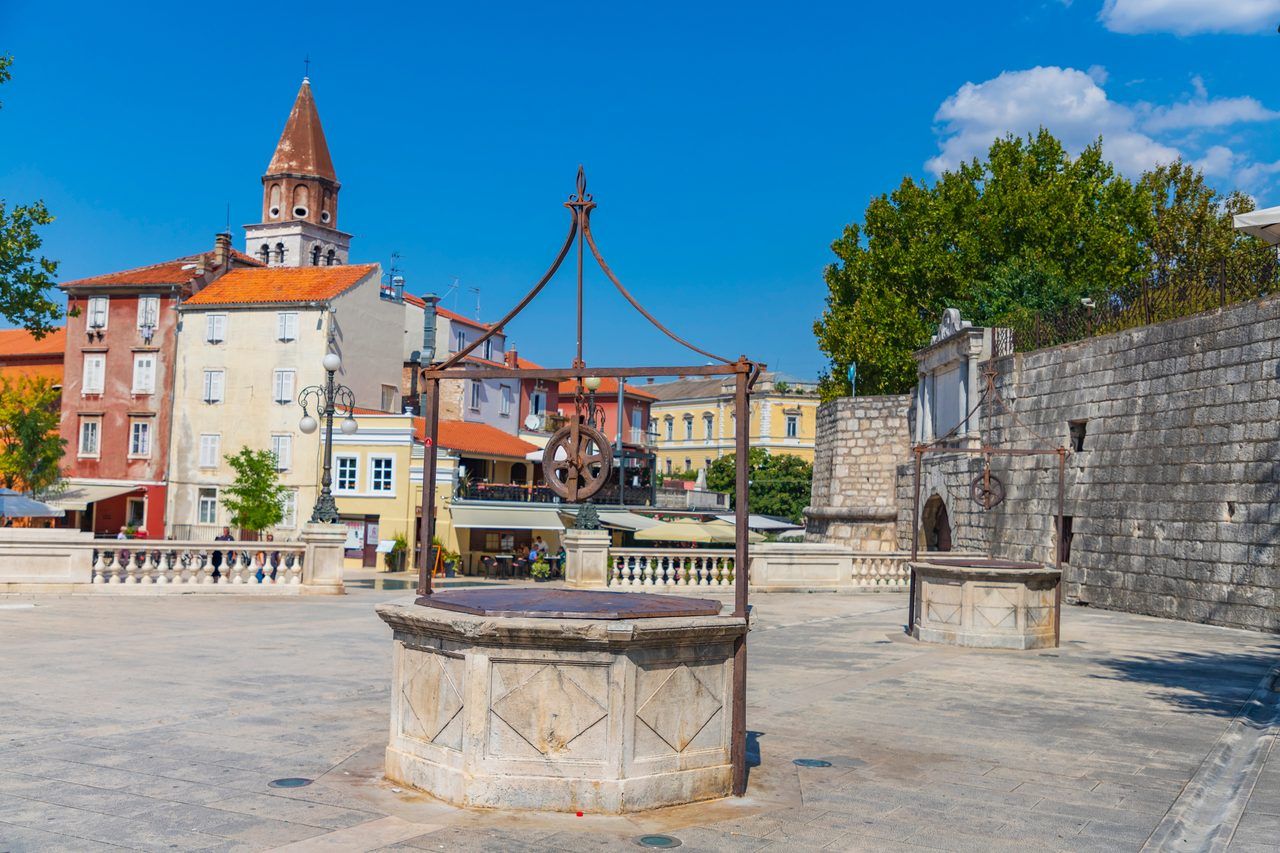 Place des Cinq-Puits